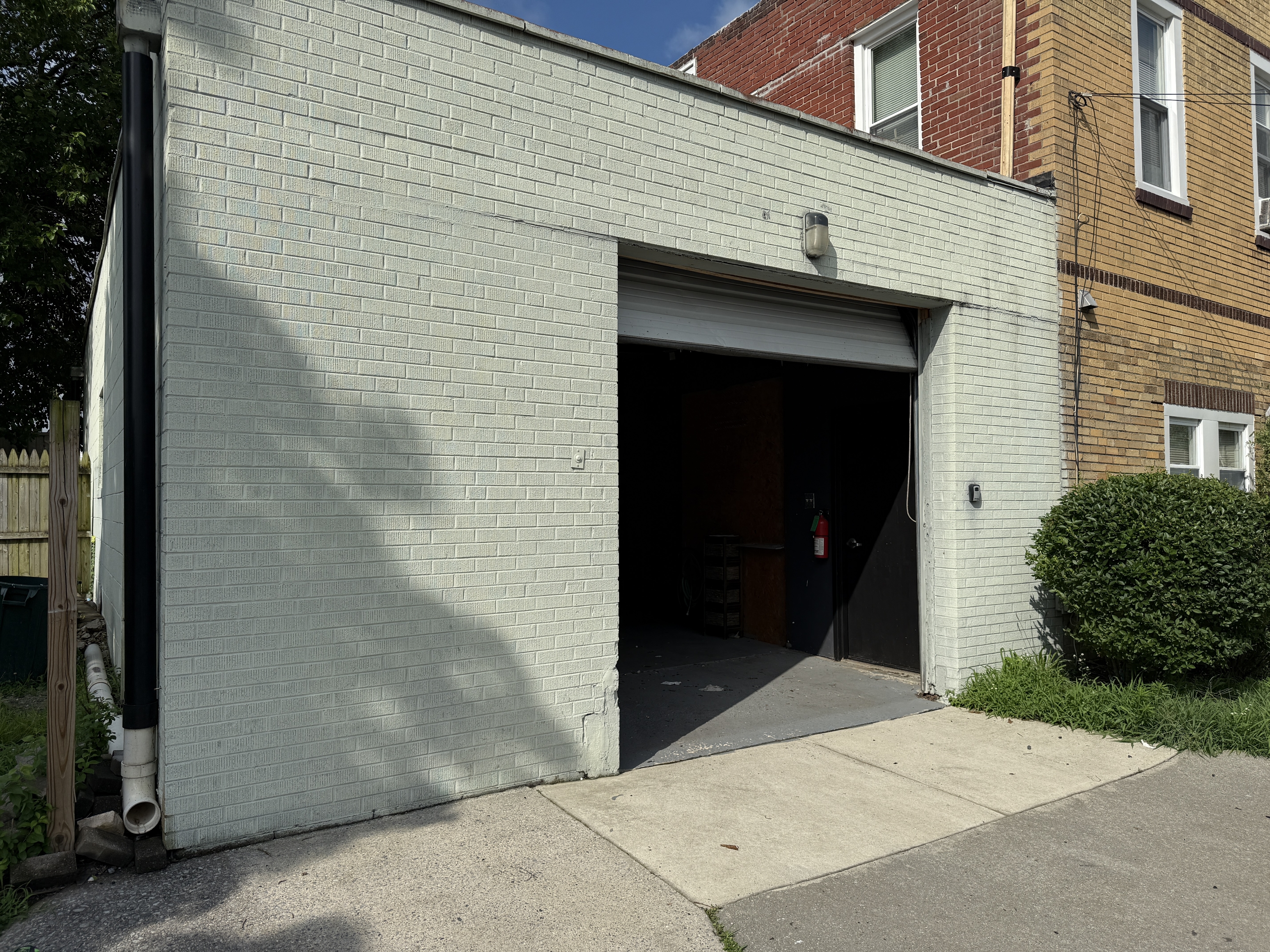 6000 C S Crescent Blvd